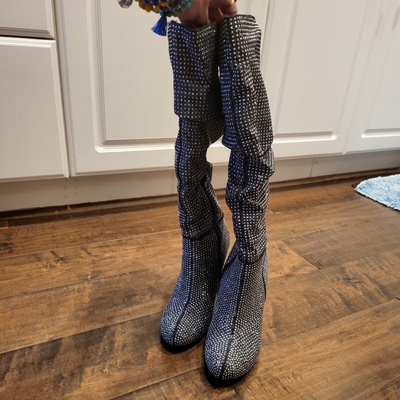 Black and Silver Sparkly Boots - Picture 4 of 10